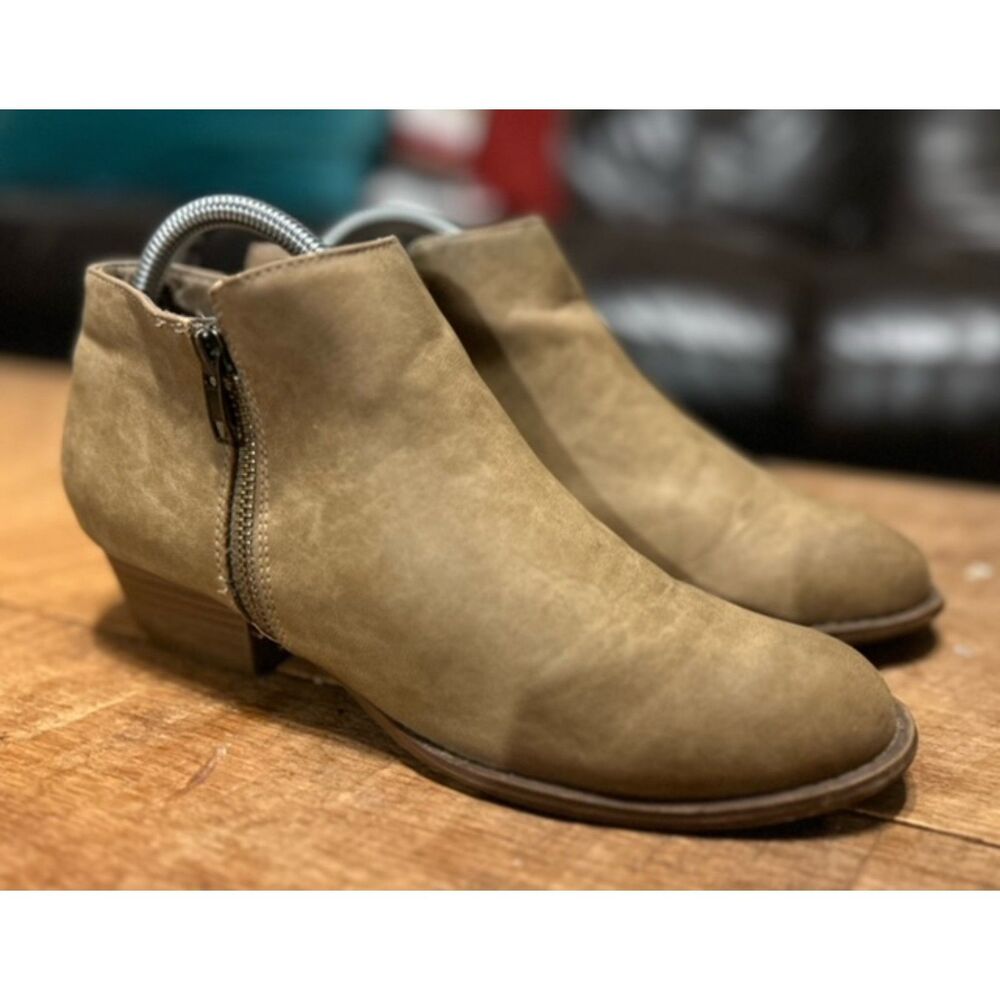 UnionBay tan booties - size 8 - Pre-owned